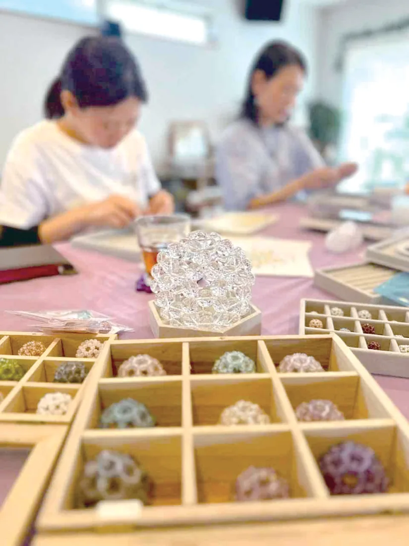 フラーレン製作ワークショップの様子